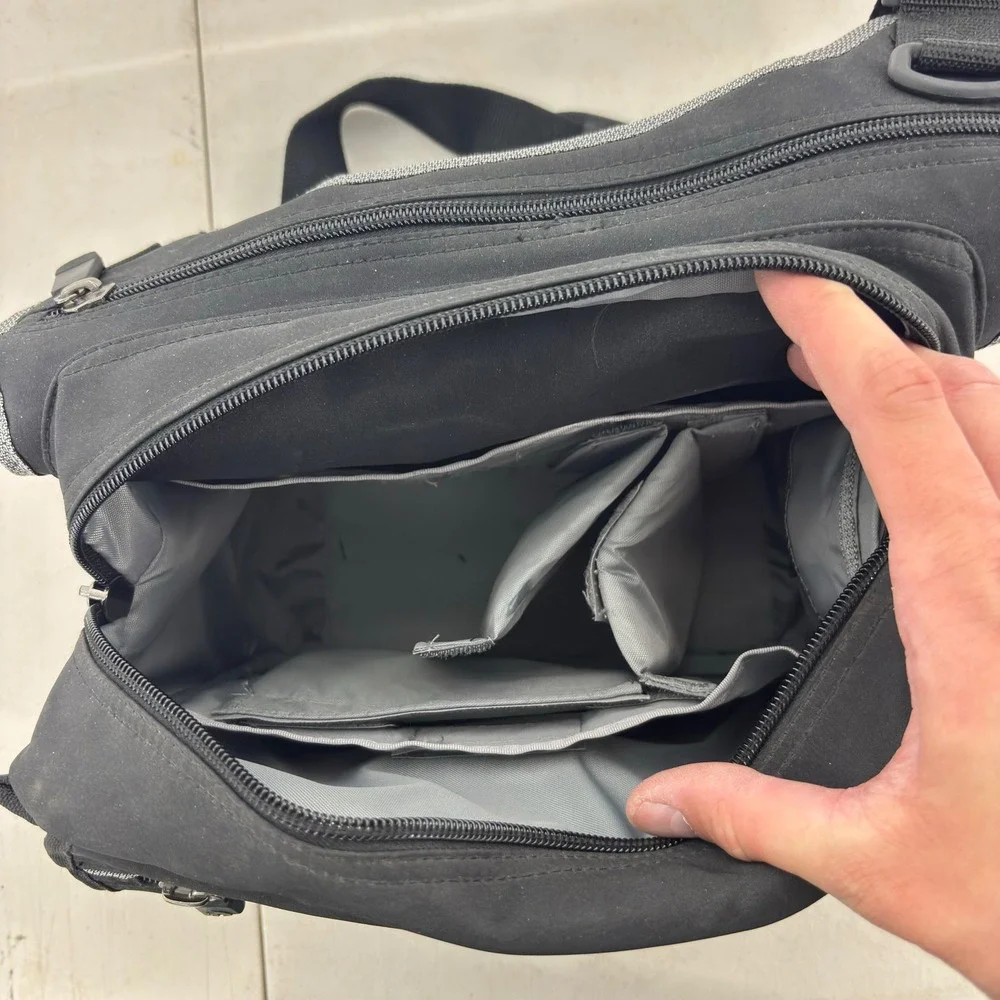 Lowepro LX 160 Camera Messenger Bag Black Nylon Padded Shoulder Strap DSLR Case